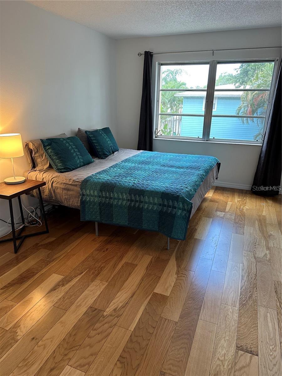 PLAZA GARDENS - Residential Lease