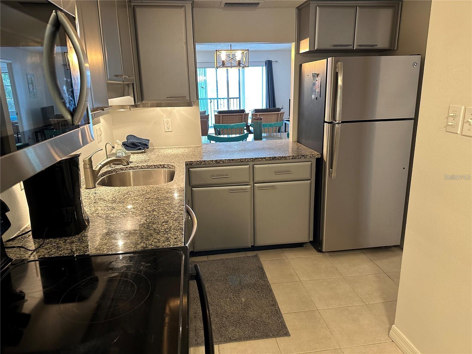 PLAZA GARDENS - Residential Lease