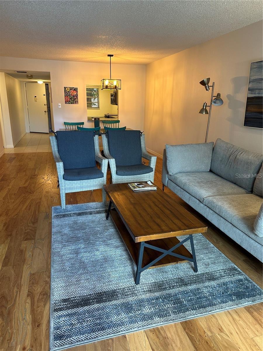 PLAZA GARDENS - Residential Lease