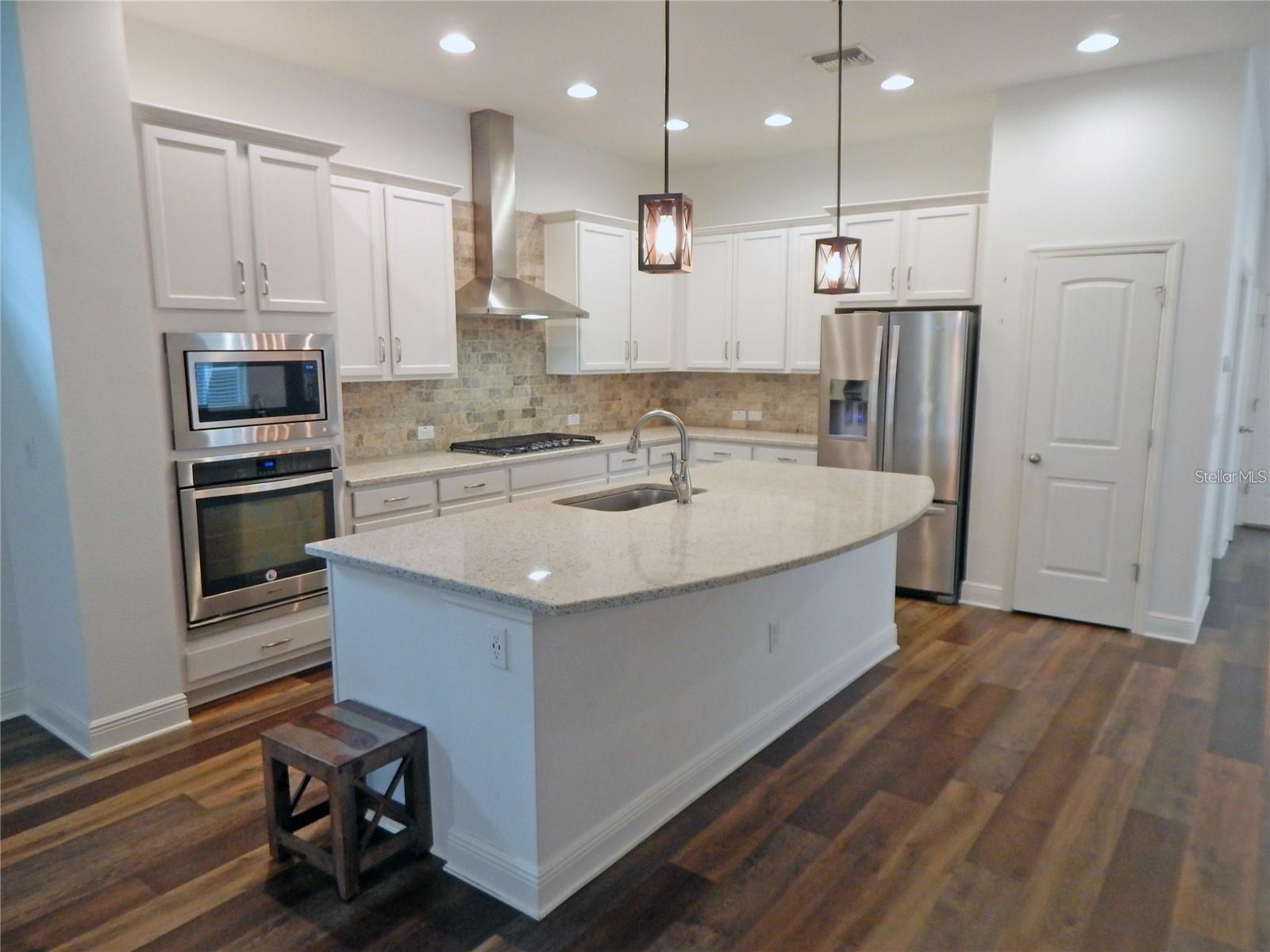 FISHHAWK RANCH WEST PH 4A - Residential Lease