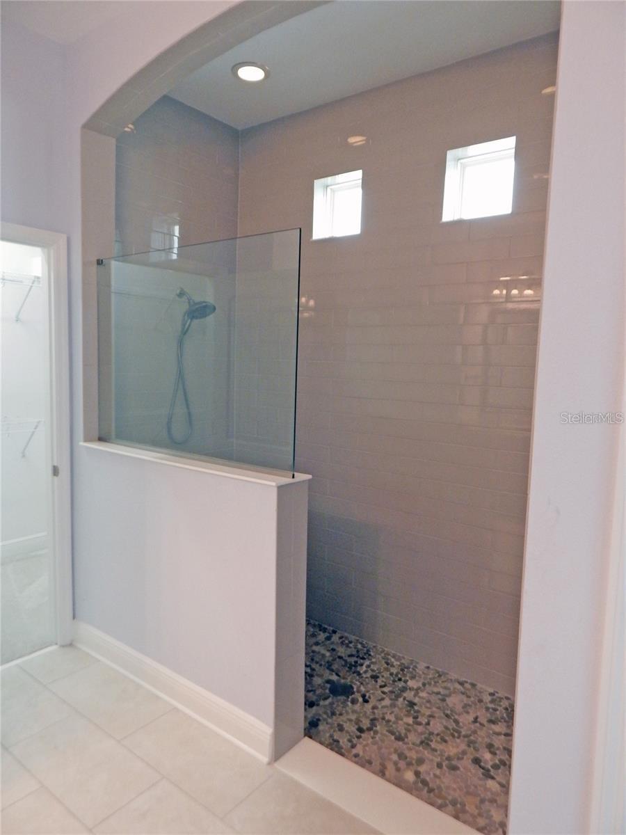 FISHHAWK RANCH WEST PH 4A - Residential Lease