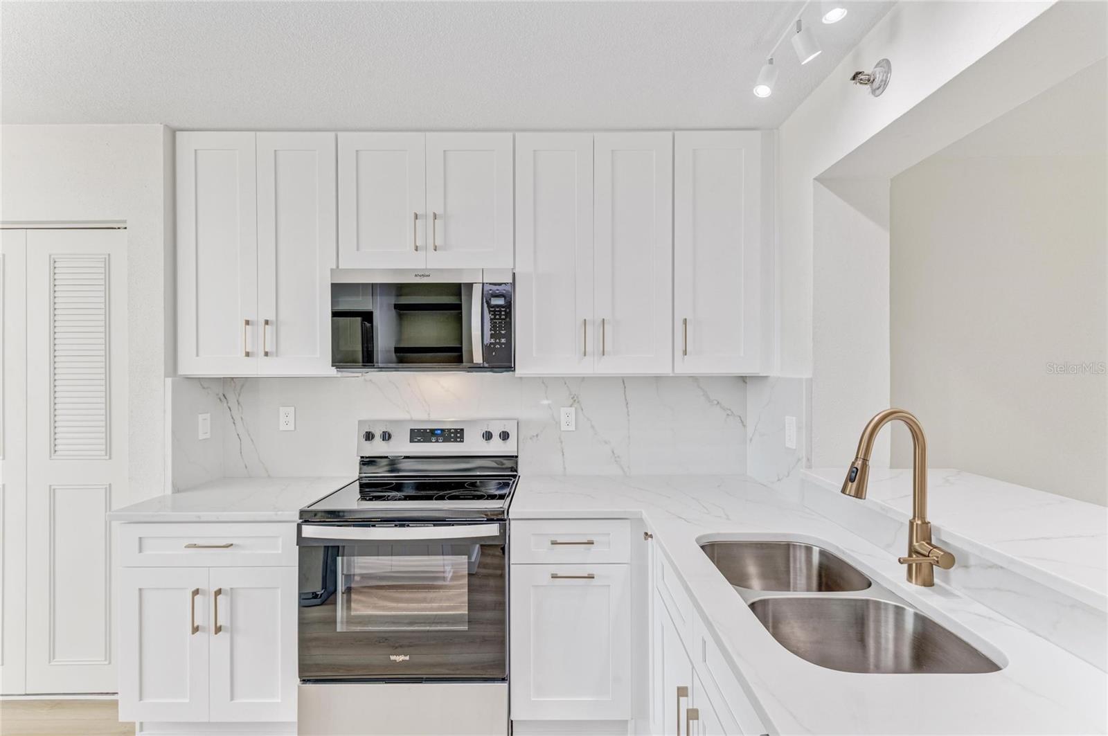 THE FAIRWAYS AT PINEBROOK PH II - Residential