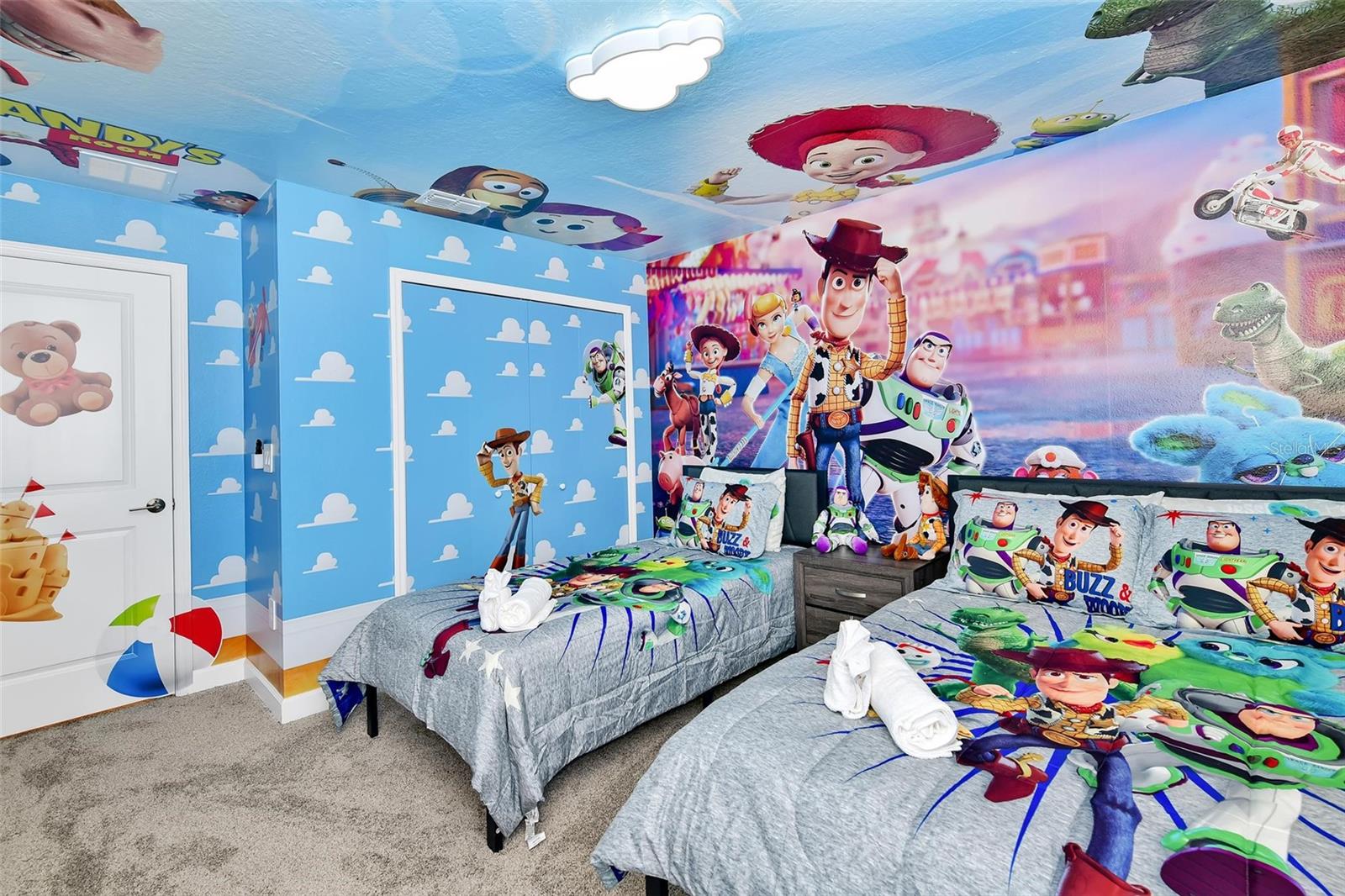 COVE AT STOREY LAKE 5 - Residential