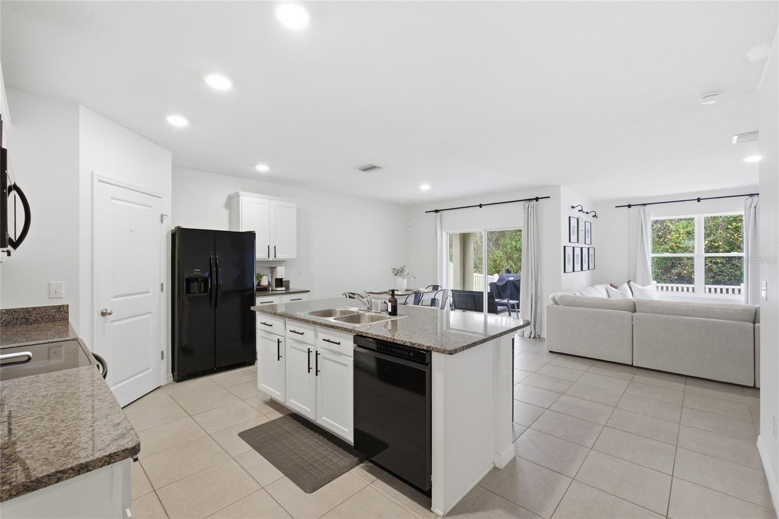 SILVERADO RANCH - Residential