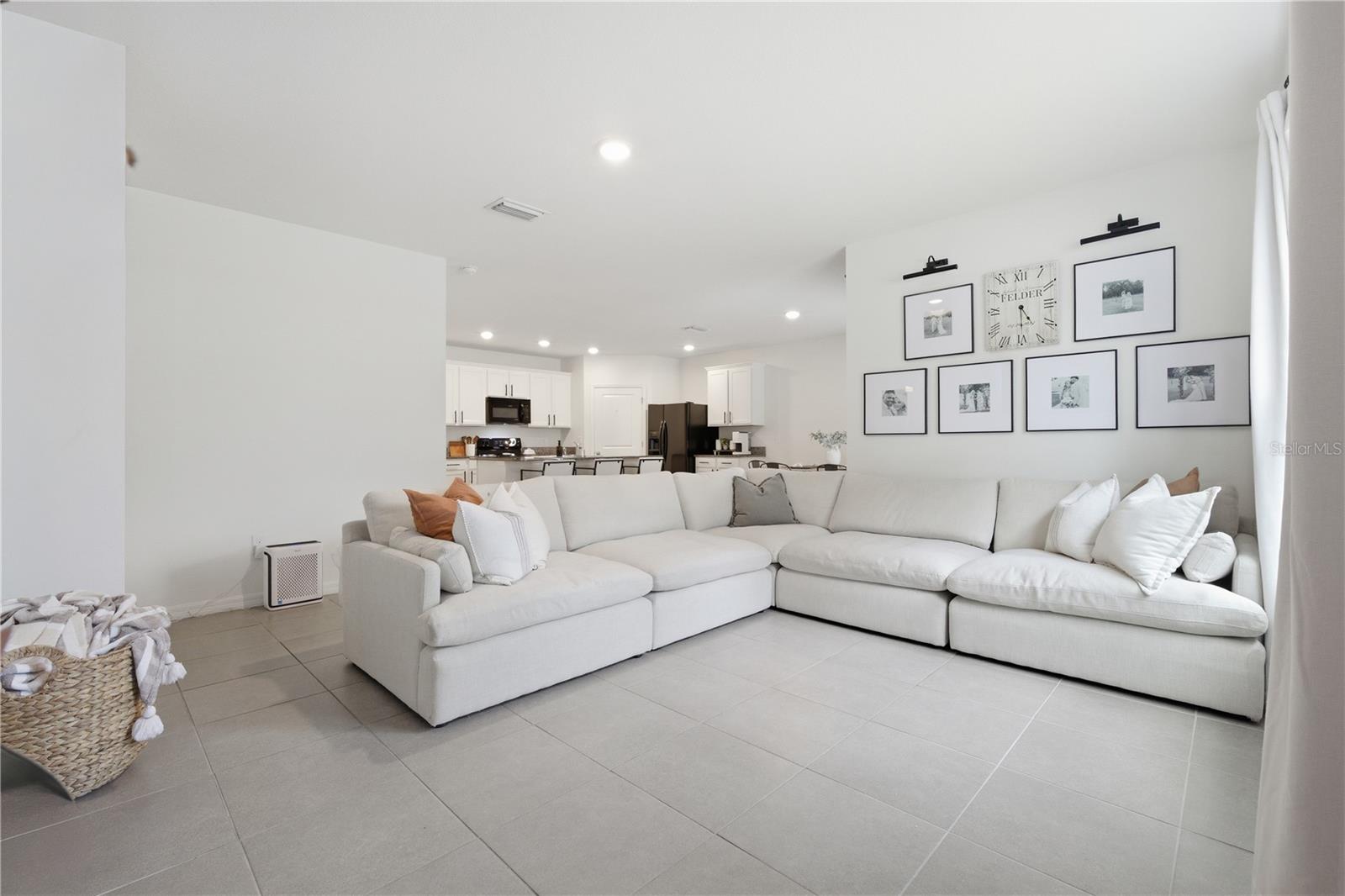 SILVERADO RANCH - Residential