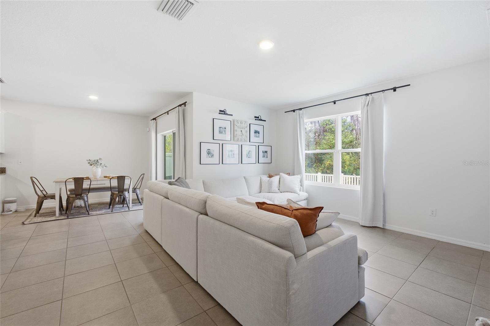 SILVERADO RANCH - Residential