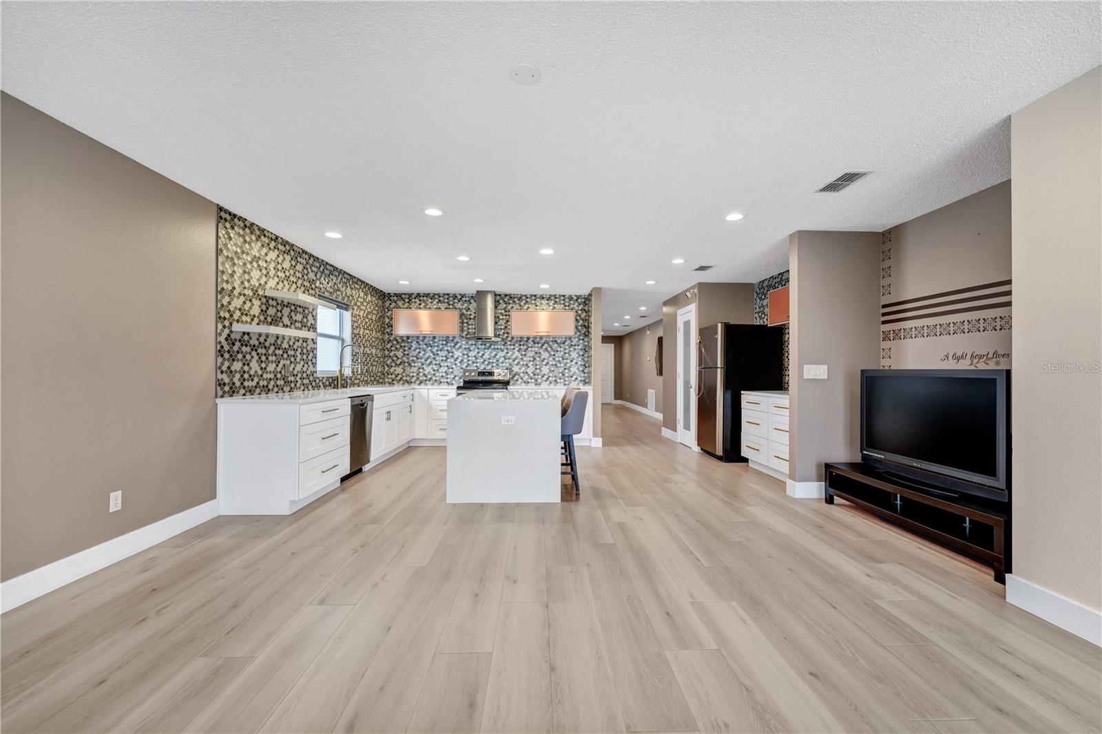 WATERFORD CHASE - Residential