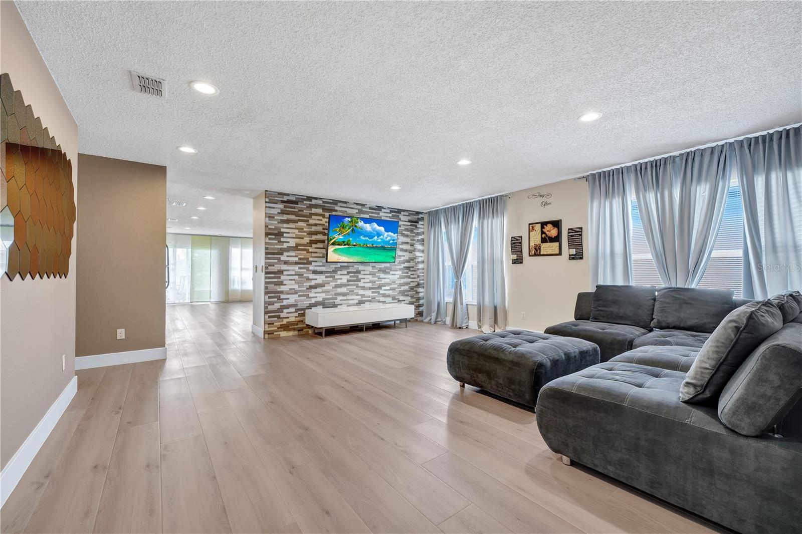 WATERFORD CHASE - Residential