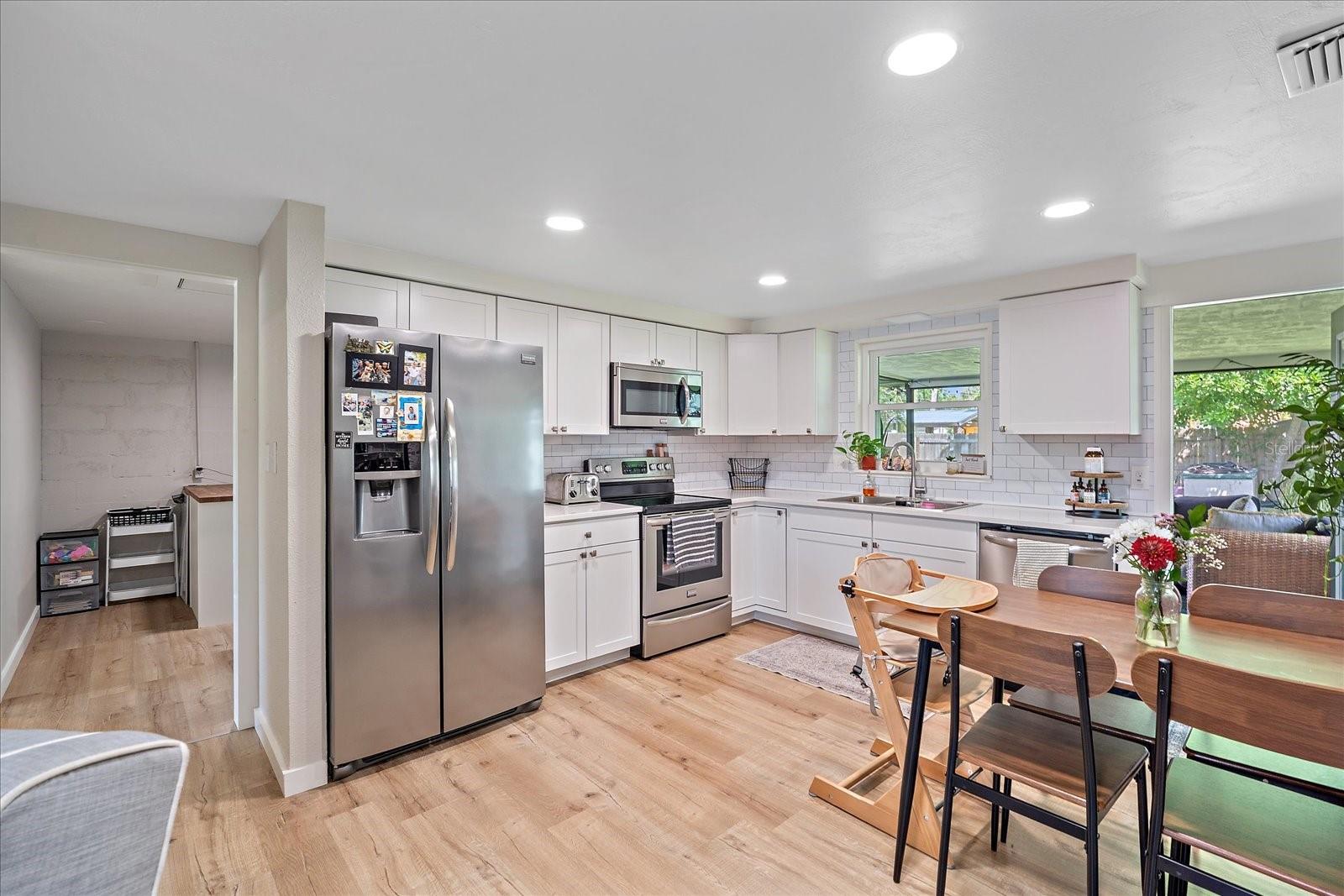 4455 MAYGOG ROAD, SARASOTA, FL, 34233 3 4455 MAYGOG ROAD