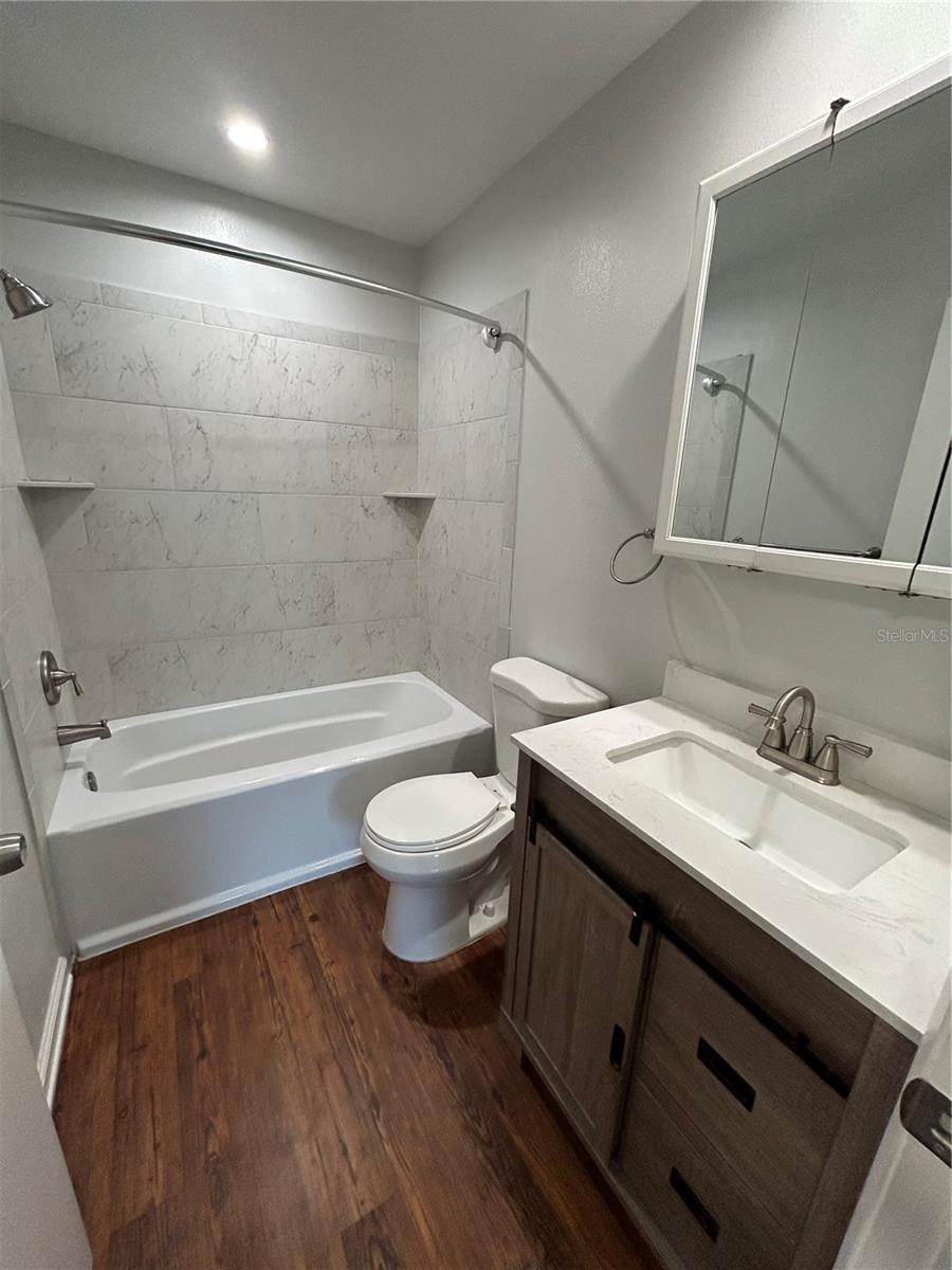 MIRROR LAKE SEC 2 - Residential Lease