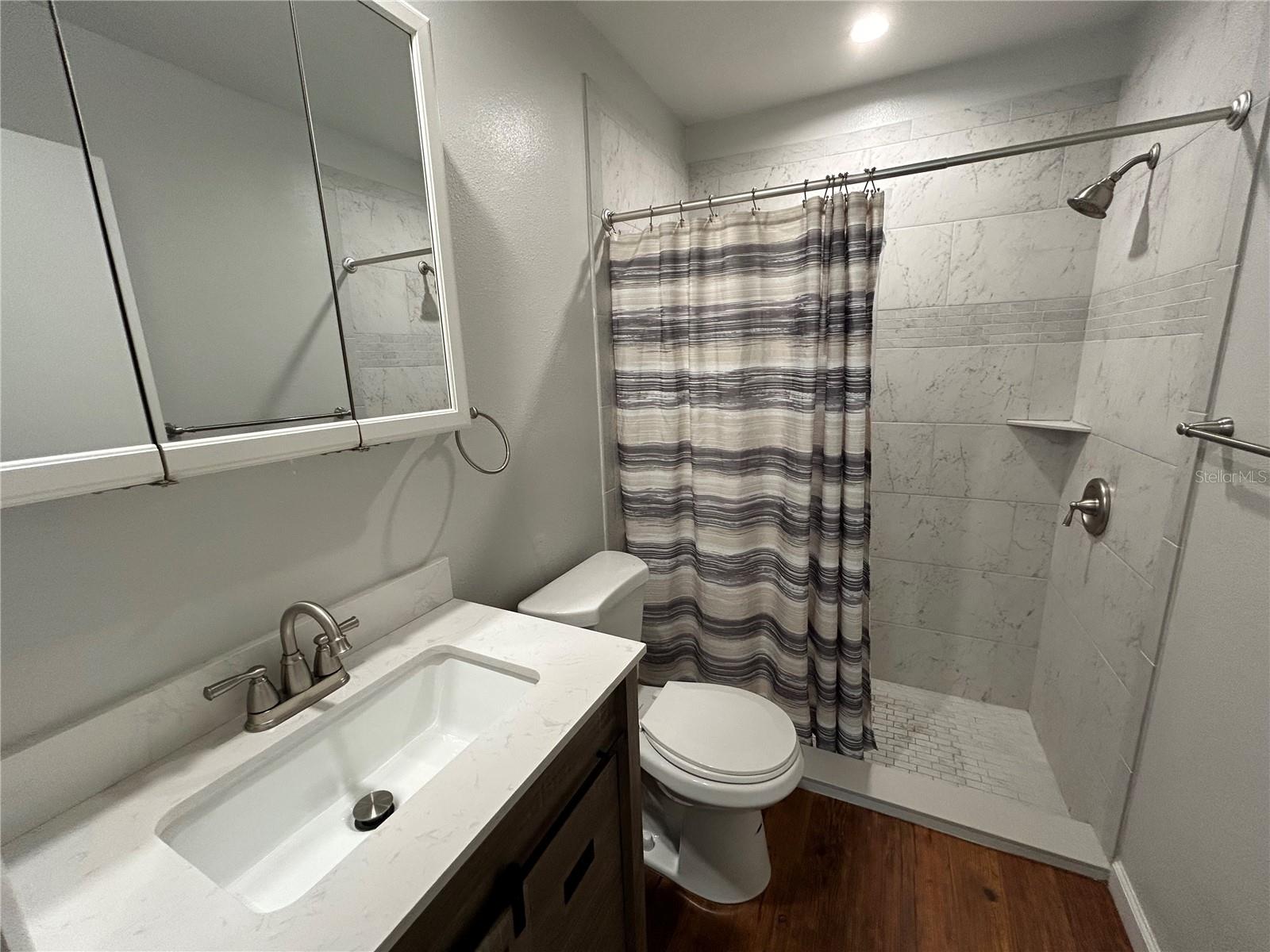 MIRROR LAKE SEC 2 - Residential Lease