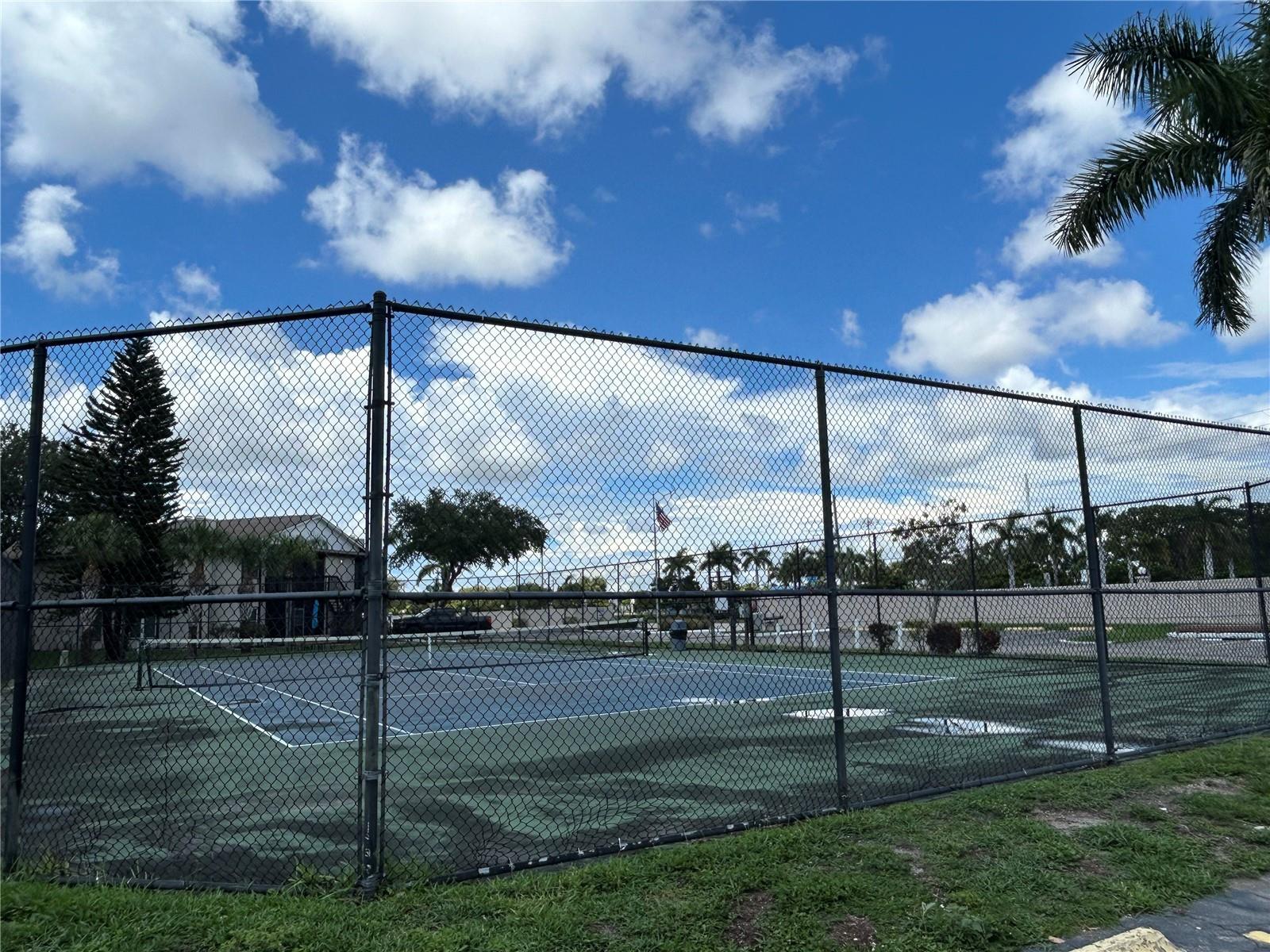 MIRROR LAKE SEC 2 - Residential Lease