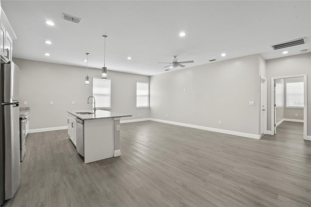 Photo of 2924 W Chestnut Street, Tampa, FL 33607 (MLS # TB8431908)