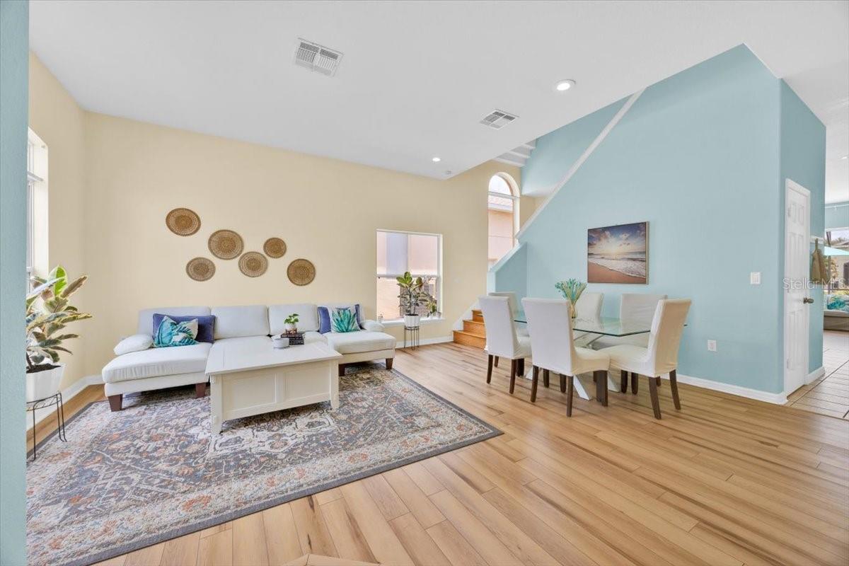 233 CADIZ LOOP