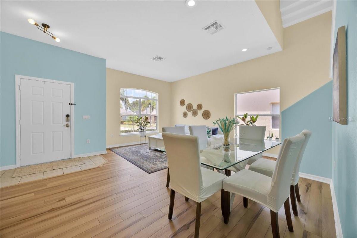 233 CADIZ LOOP