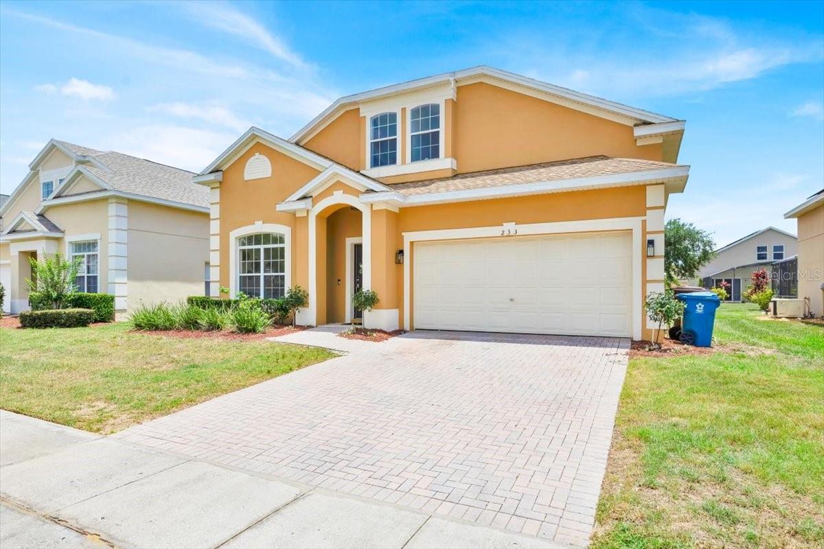 233 CADIZ LOOP