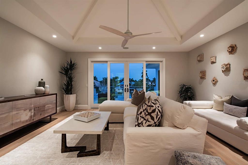 HARBOR ACRES - Residential