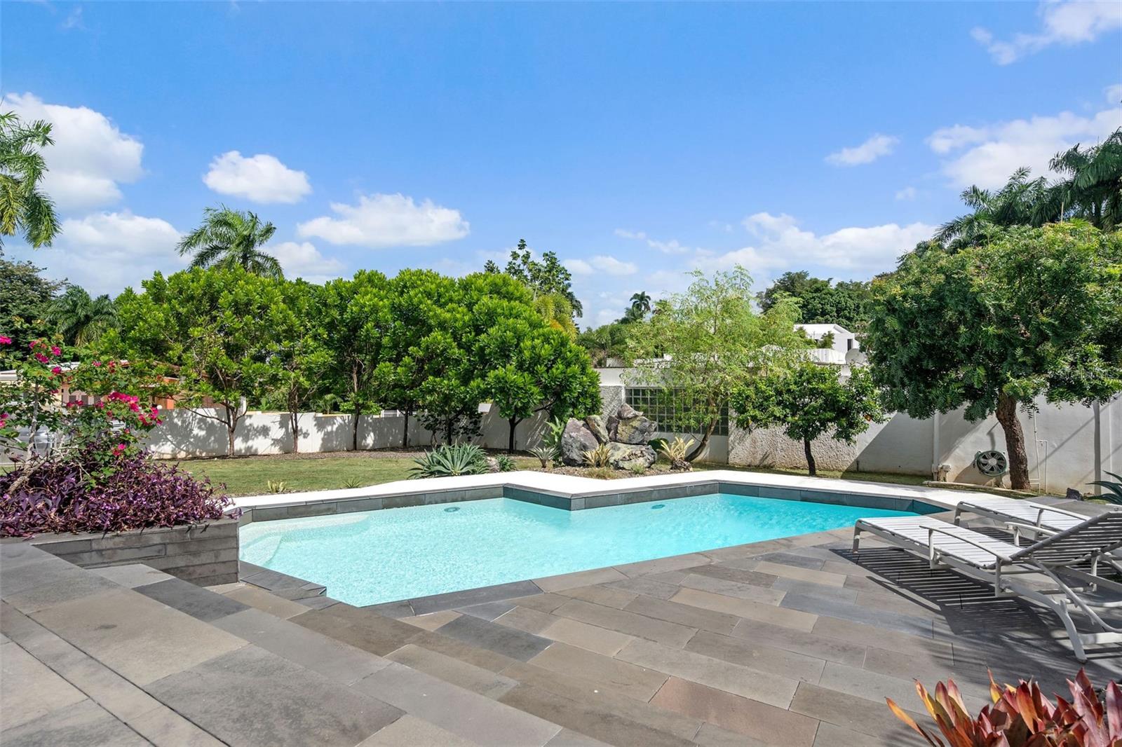 URBANIZACION SAN FRANCISCO - Residential