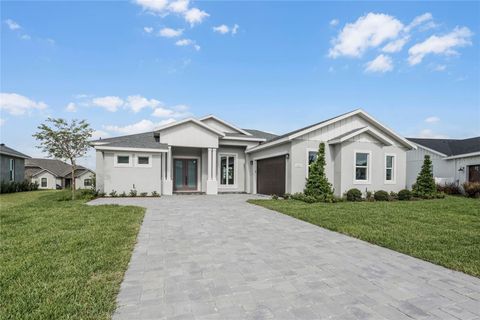 A home in AUBURNDALE