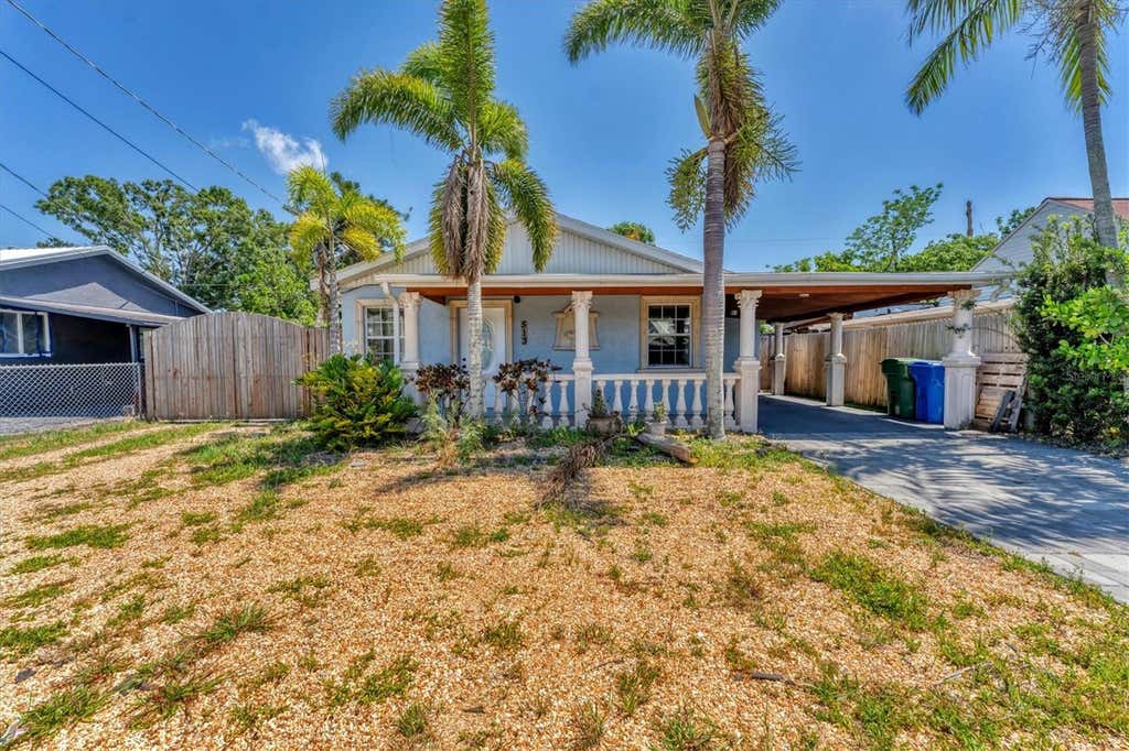 Photo of 513 25th Avenue W, Bradenton, FL 34205 (MLS # A4702448)