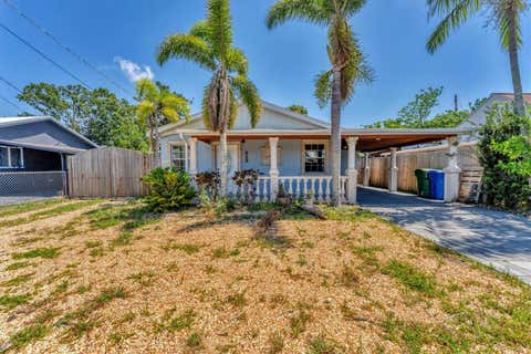 Photo of 513 25th Avenue W, Bradenton, FL 34205 (MLS # A4702448)