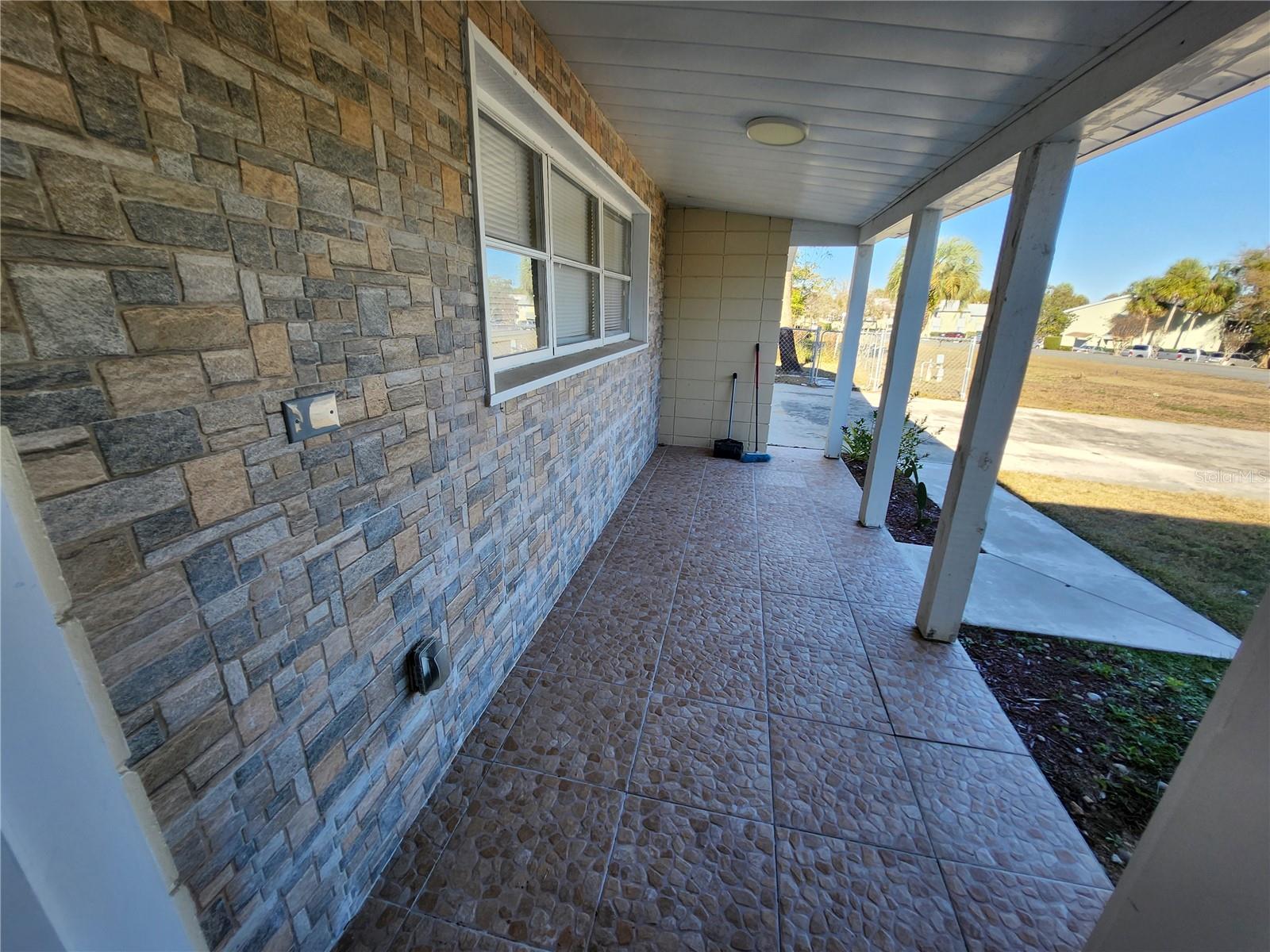 SILVER SPGS SHORES 04 - Residential