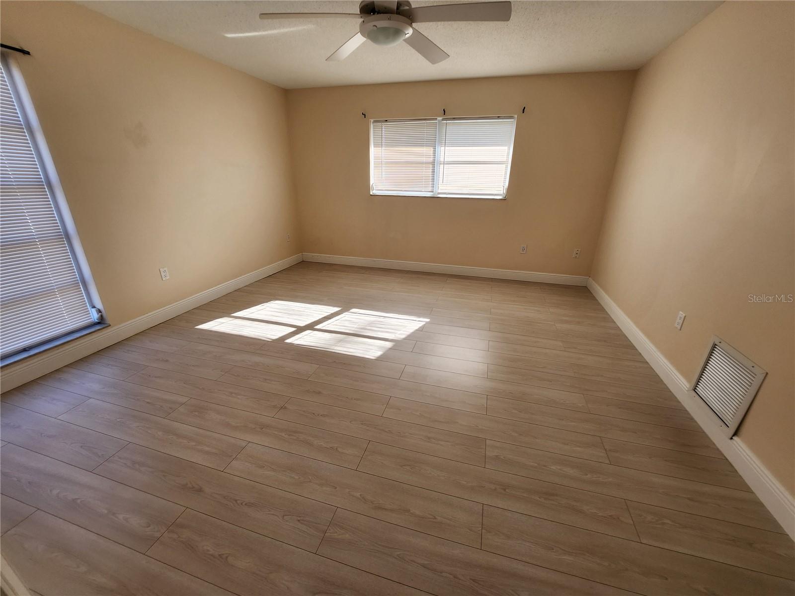 SILVER SPGS SHORES 04 - Residential