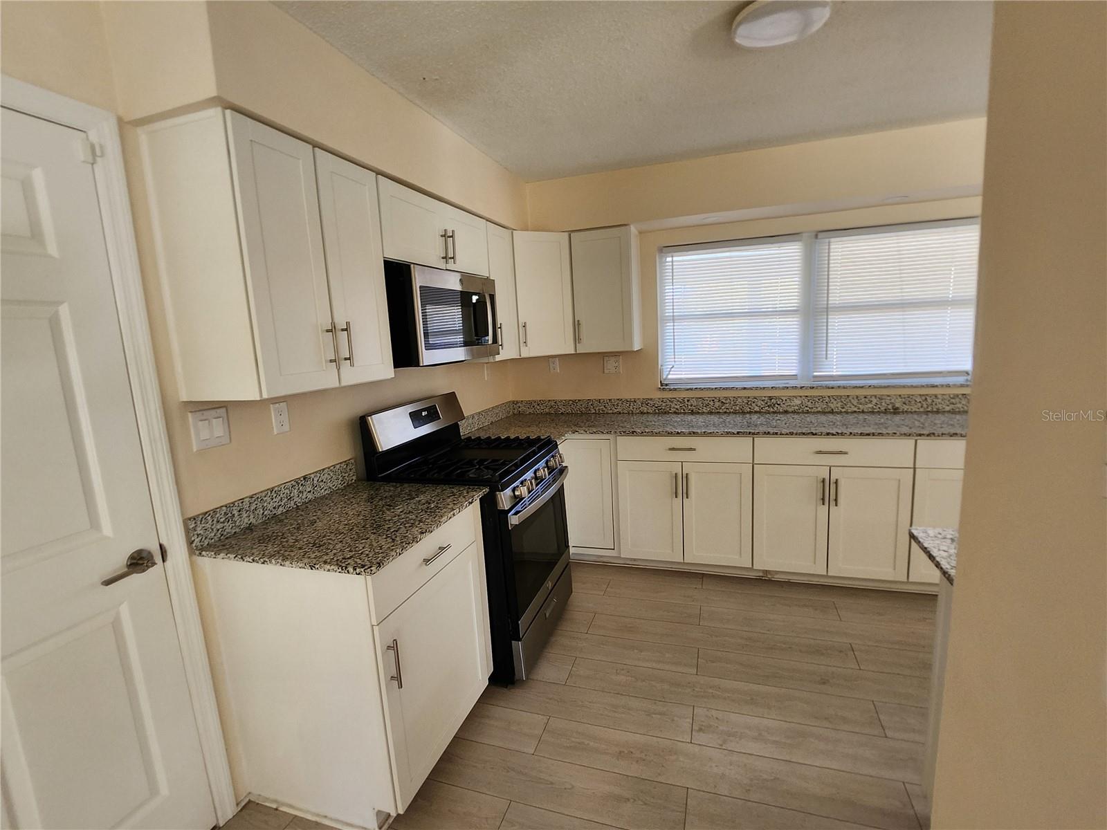 SILVER SPGS SHORES 04 - Residential