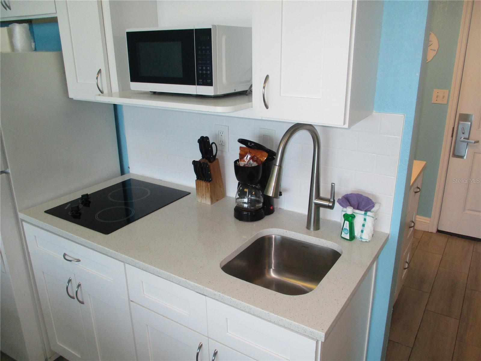 ISLAND INN CONDO - Residential