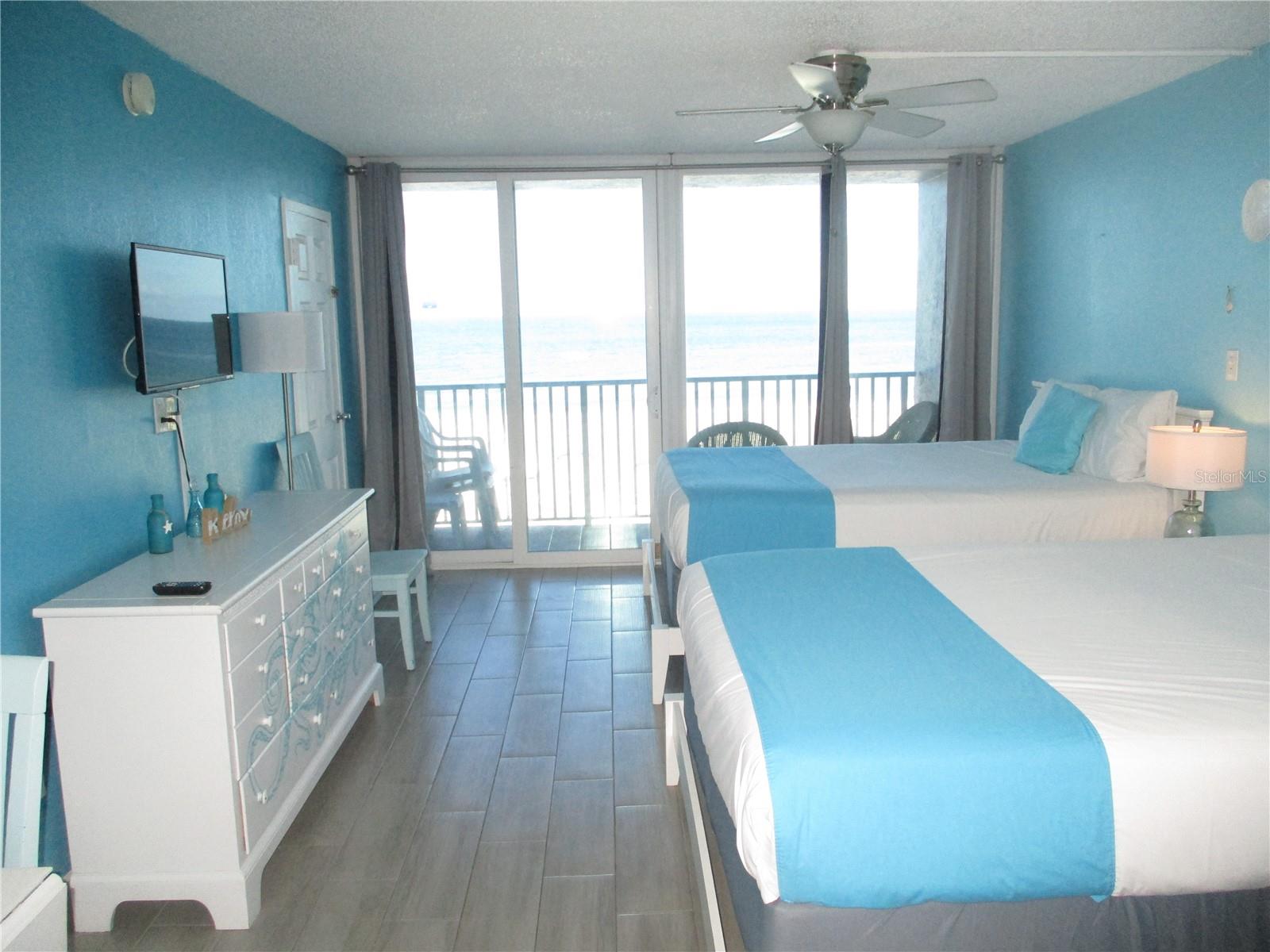 ISLAND INN CONDO - Residential