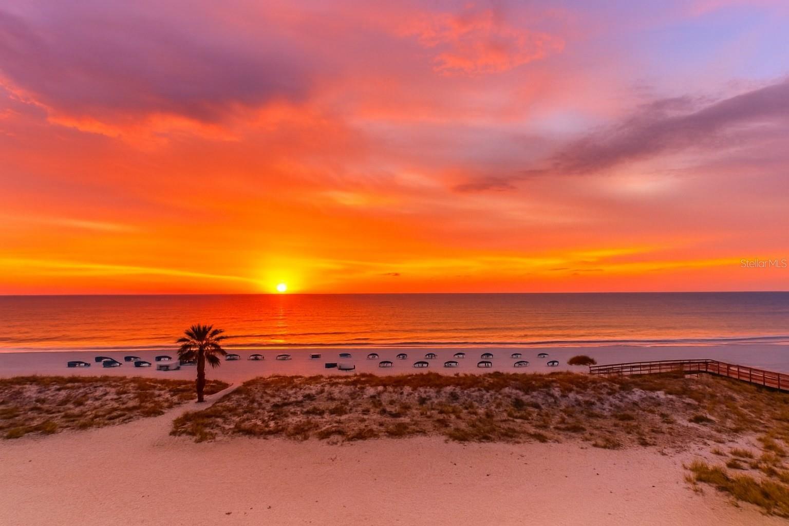 ISLAND INN CONDO - Residential