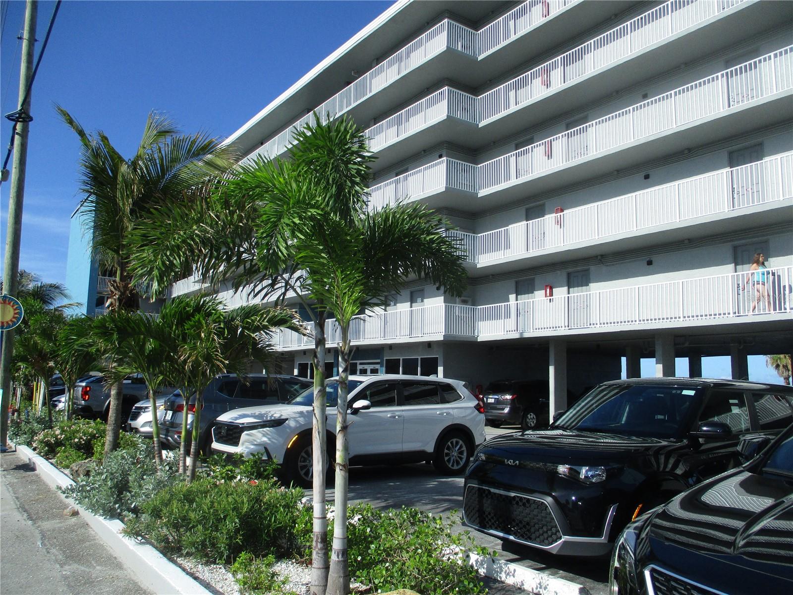 ISLAND INN CONDO - Residential