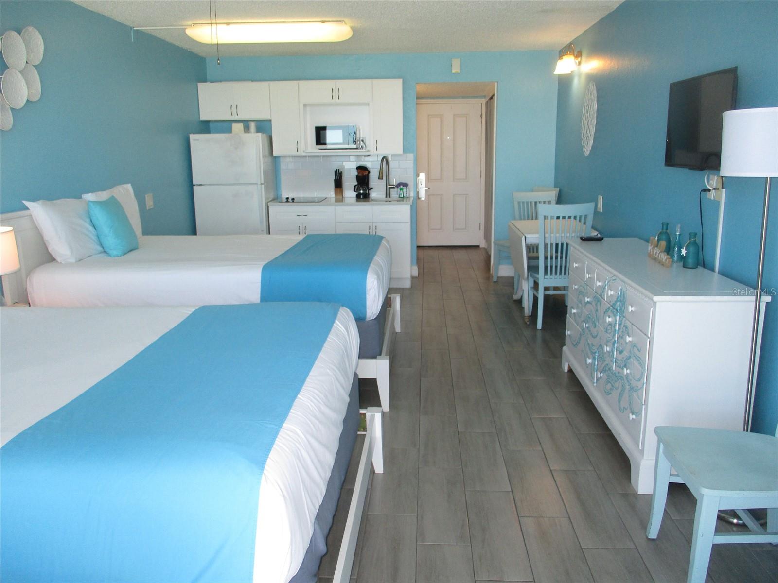 ISLAND INN CONDO - Residential