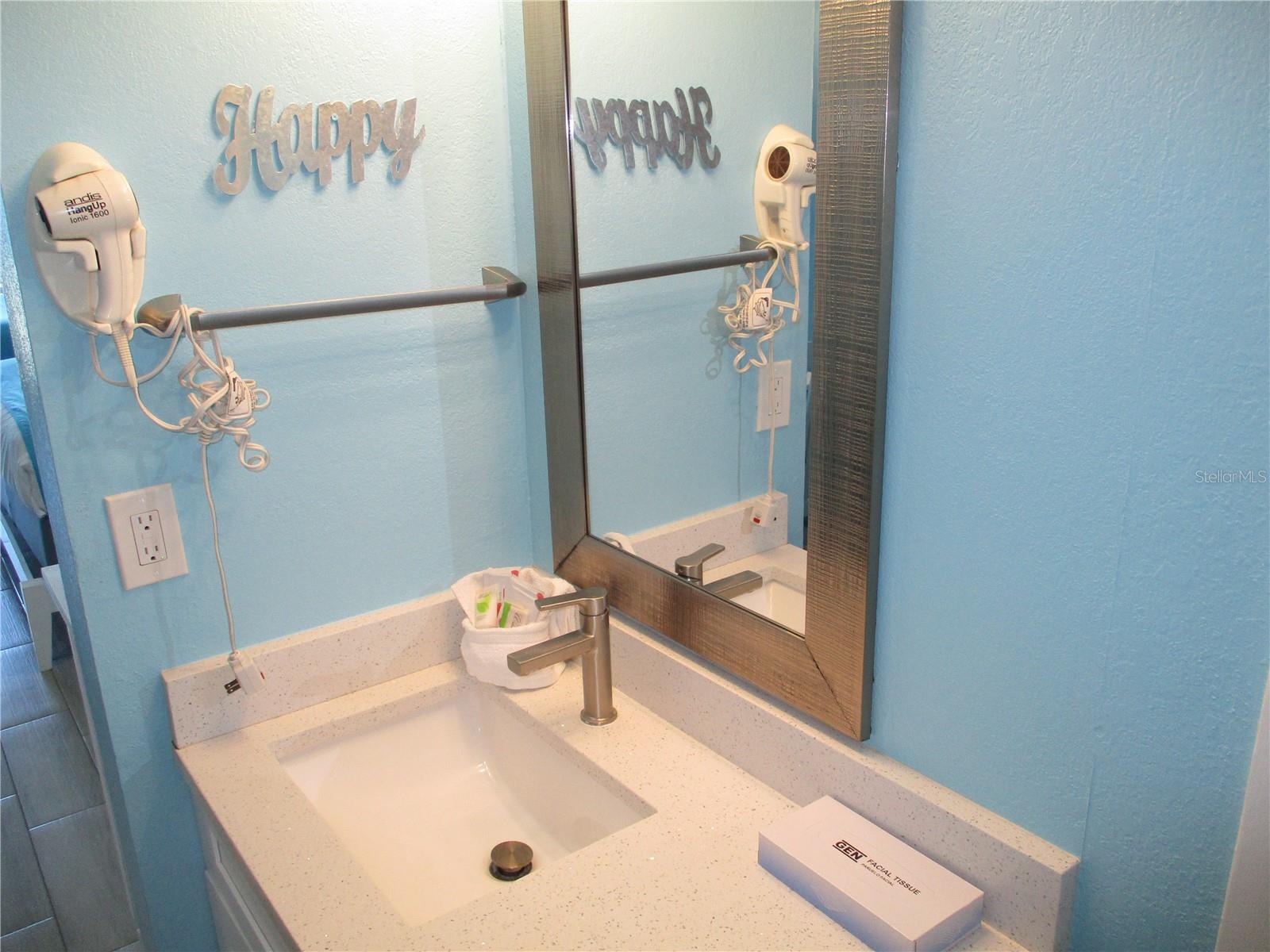 ISLAND INN CONDO - Residential