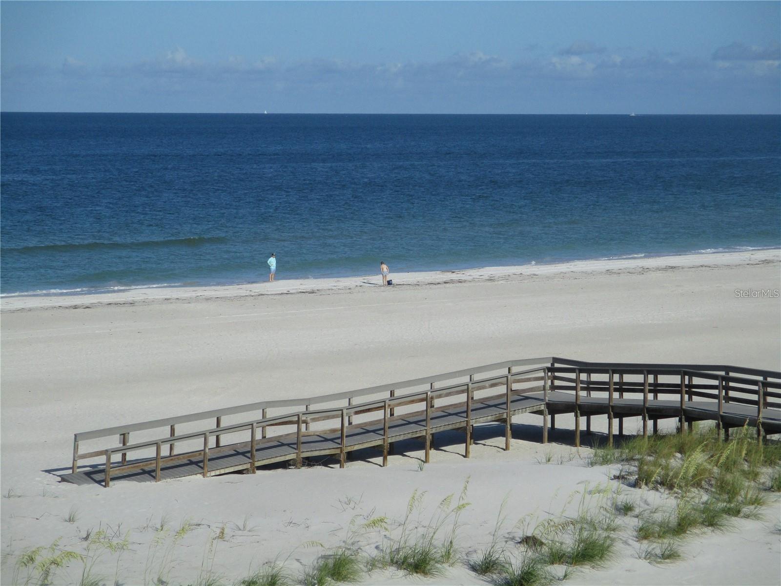 ISLAND INN CONDO - Residential