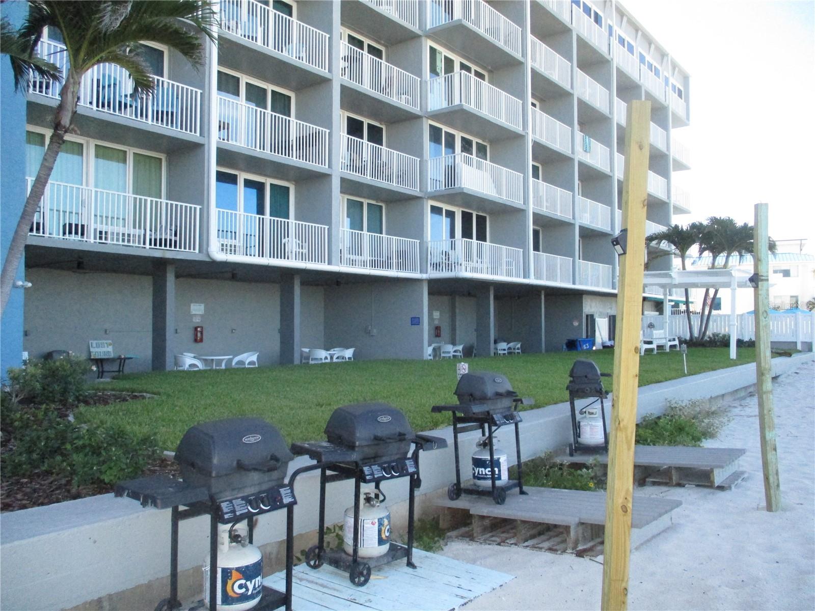 ISLAND INN CONDO - Residential