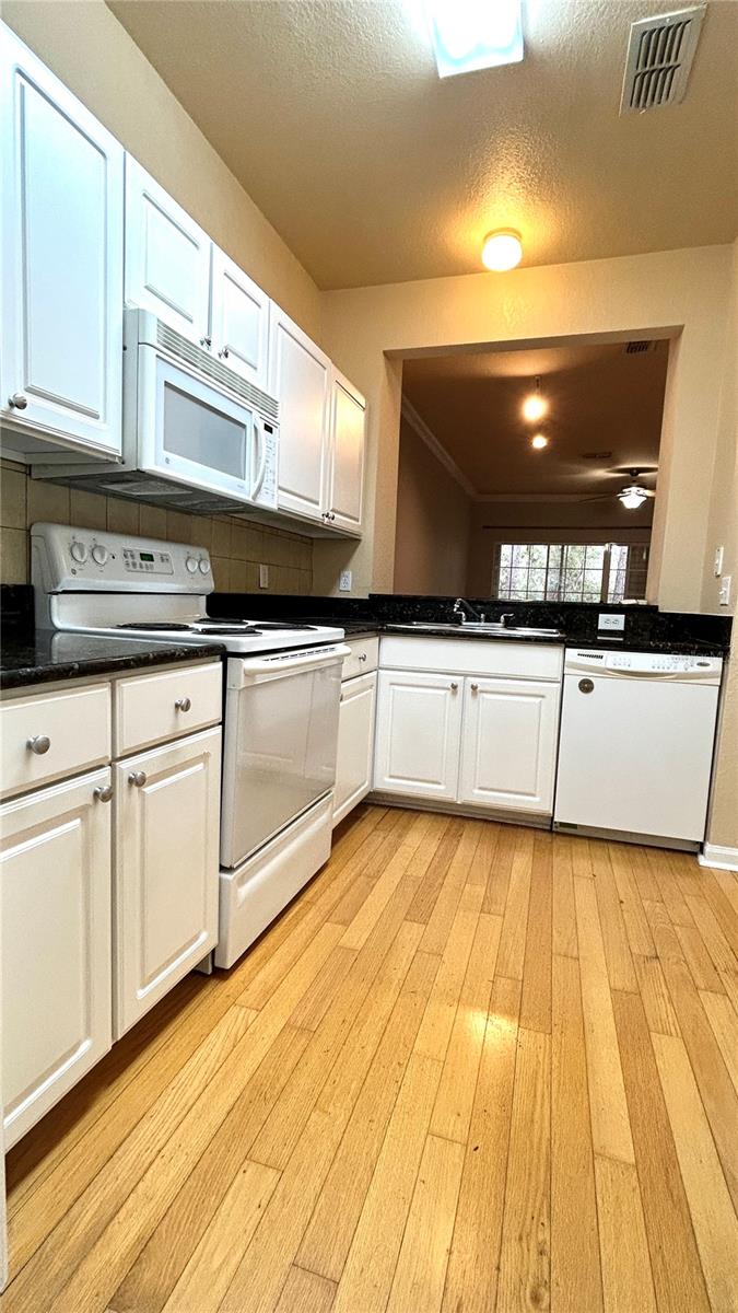 MAGNOLIA PLACE TWNHMS - Residential Lease