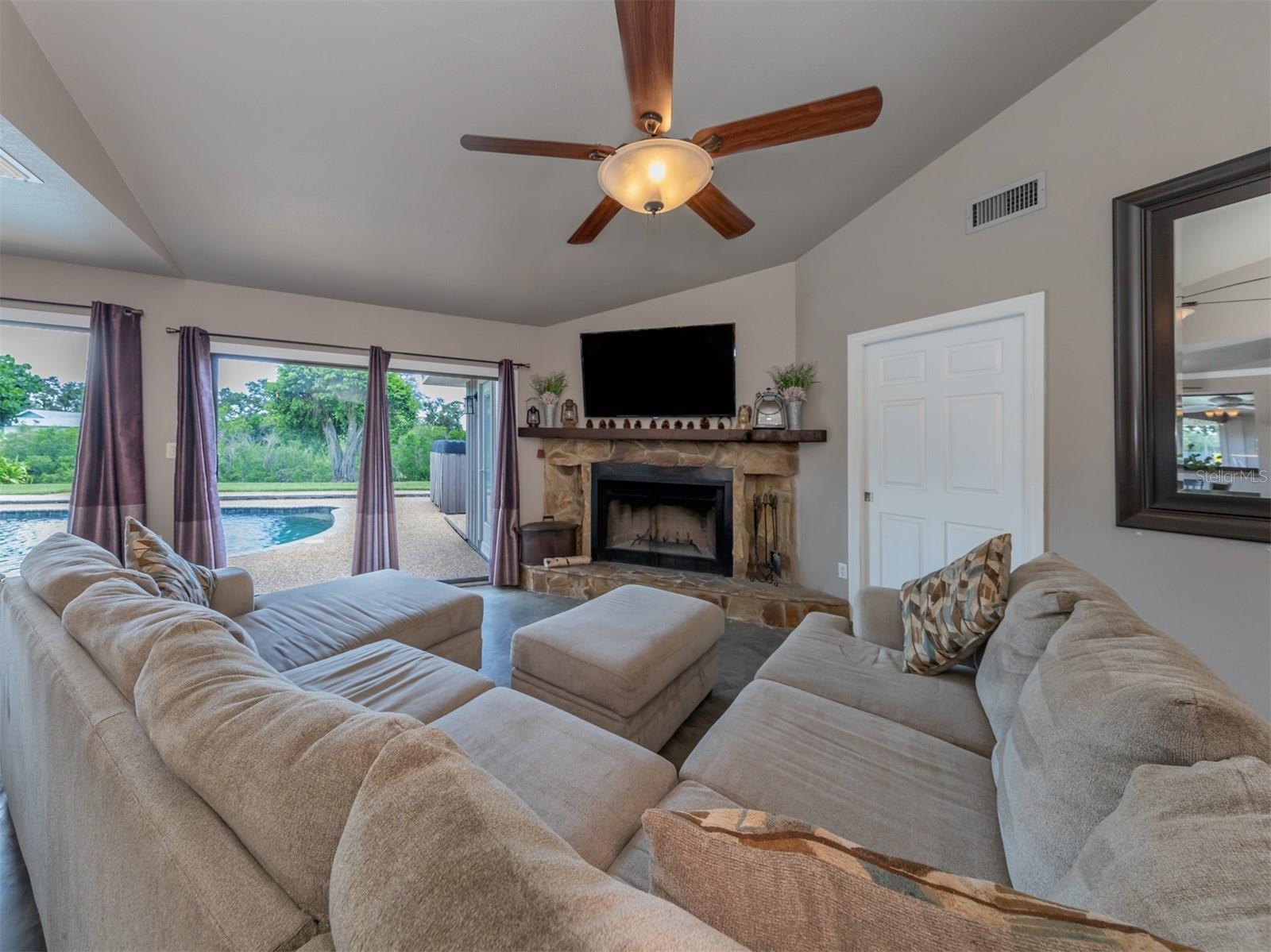 DALELAKE ESTATES - Residential