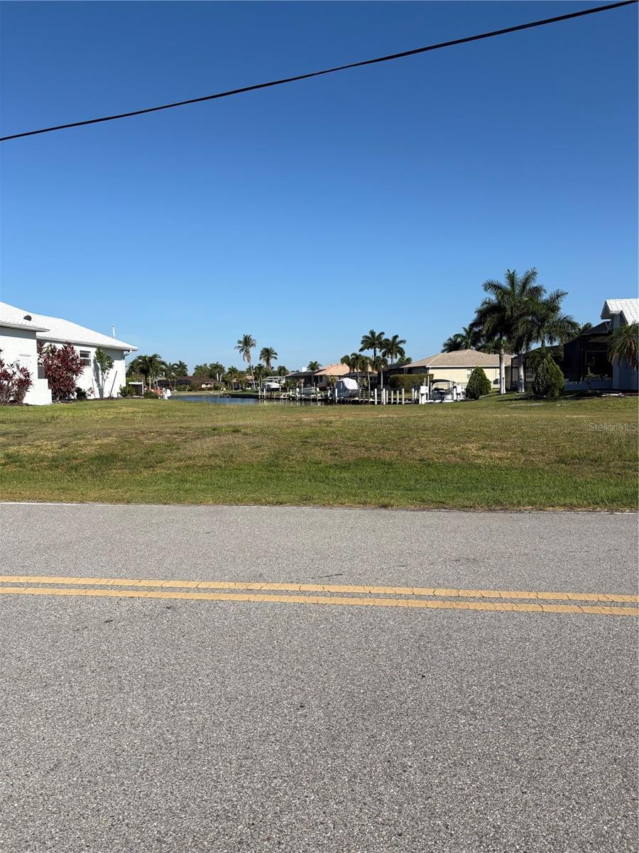 PUNTA GORDA ISLES SEC 15 - Land