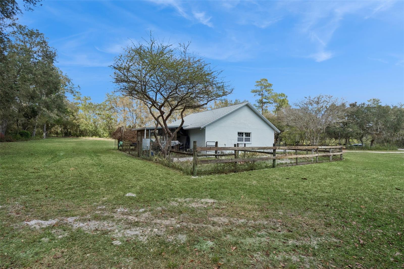 ROYAL TRAILS UNIT 01 - Residential