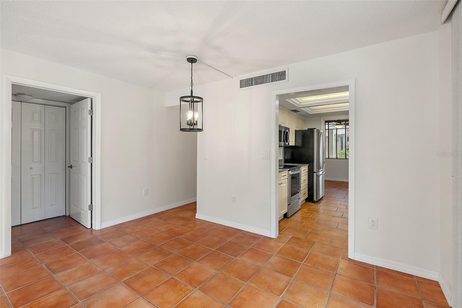 SEVILLE CONDO 2 - Residential