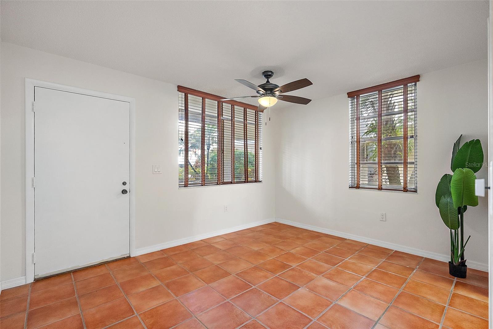 SEVILLE CONDO 2 - Residential