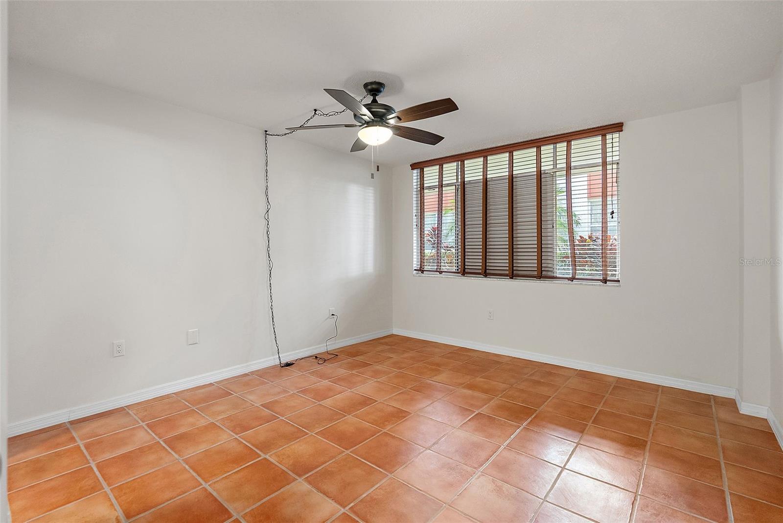 SEVILLE CONDO 2 - Residential