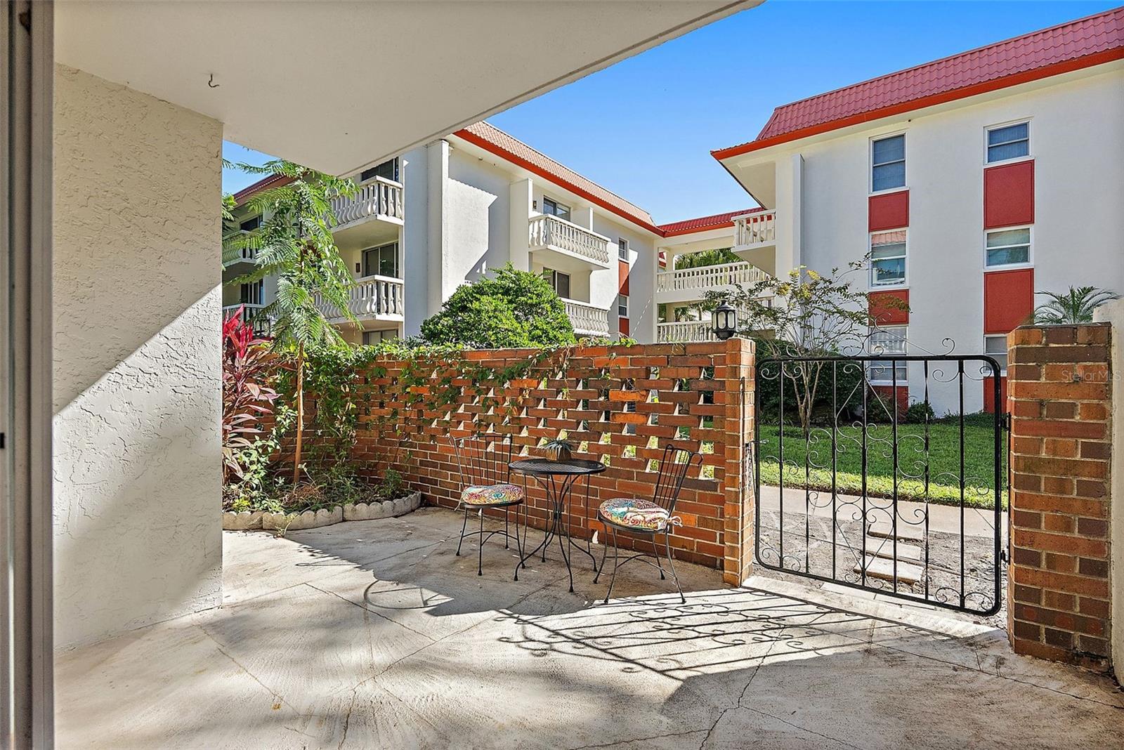 SEVILLE CONDO 2 - Residential
