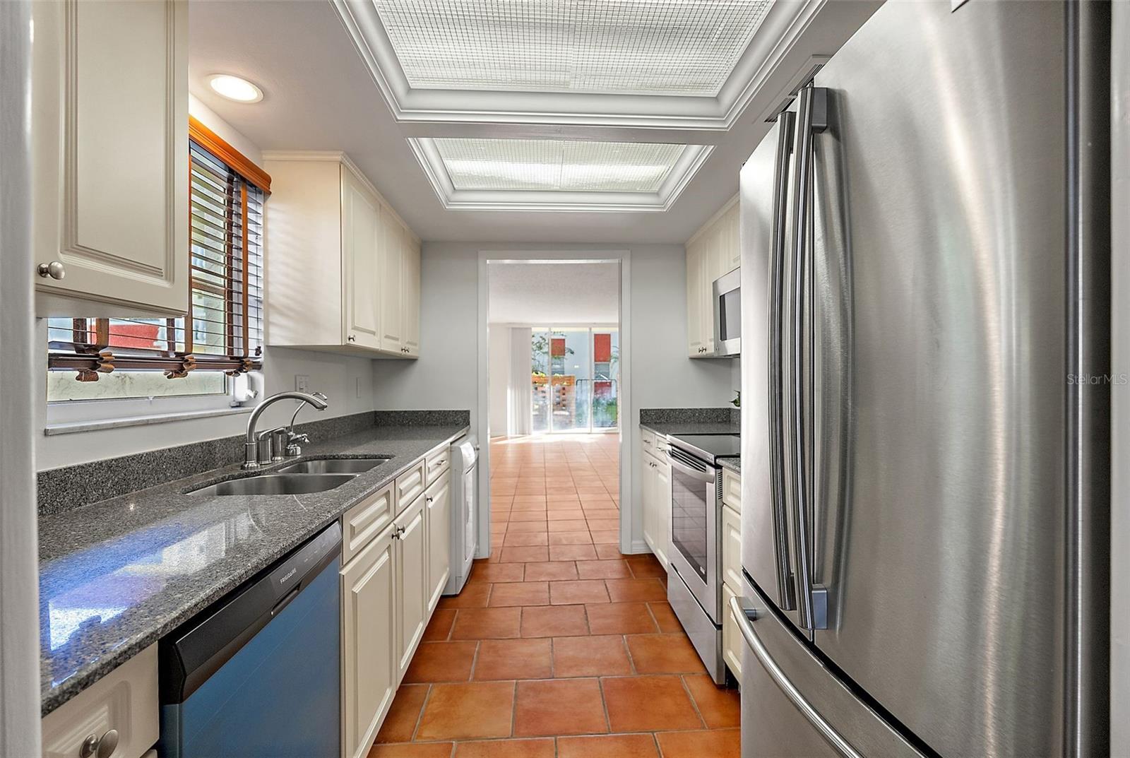 SEVILLE CONDO 2 - Residential