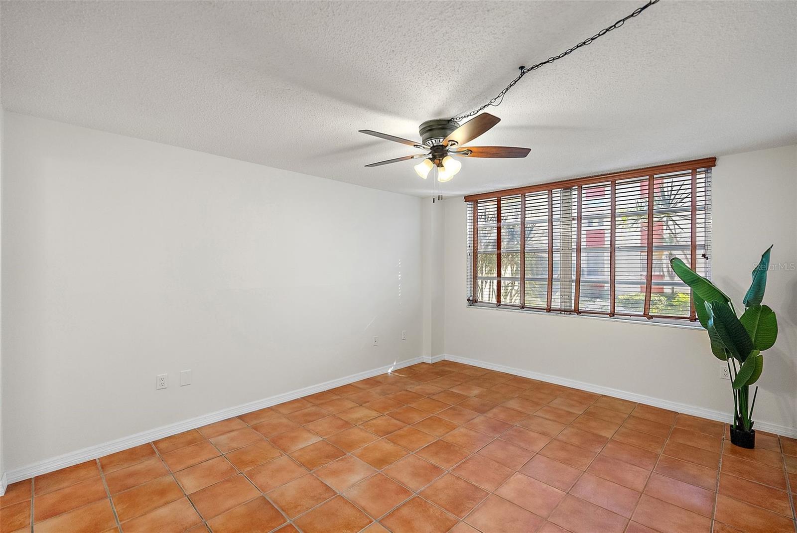SEVILLE CONDO 2 - Residential