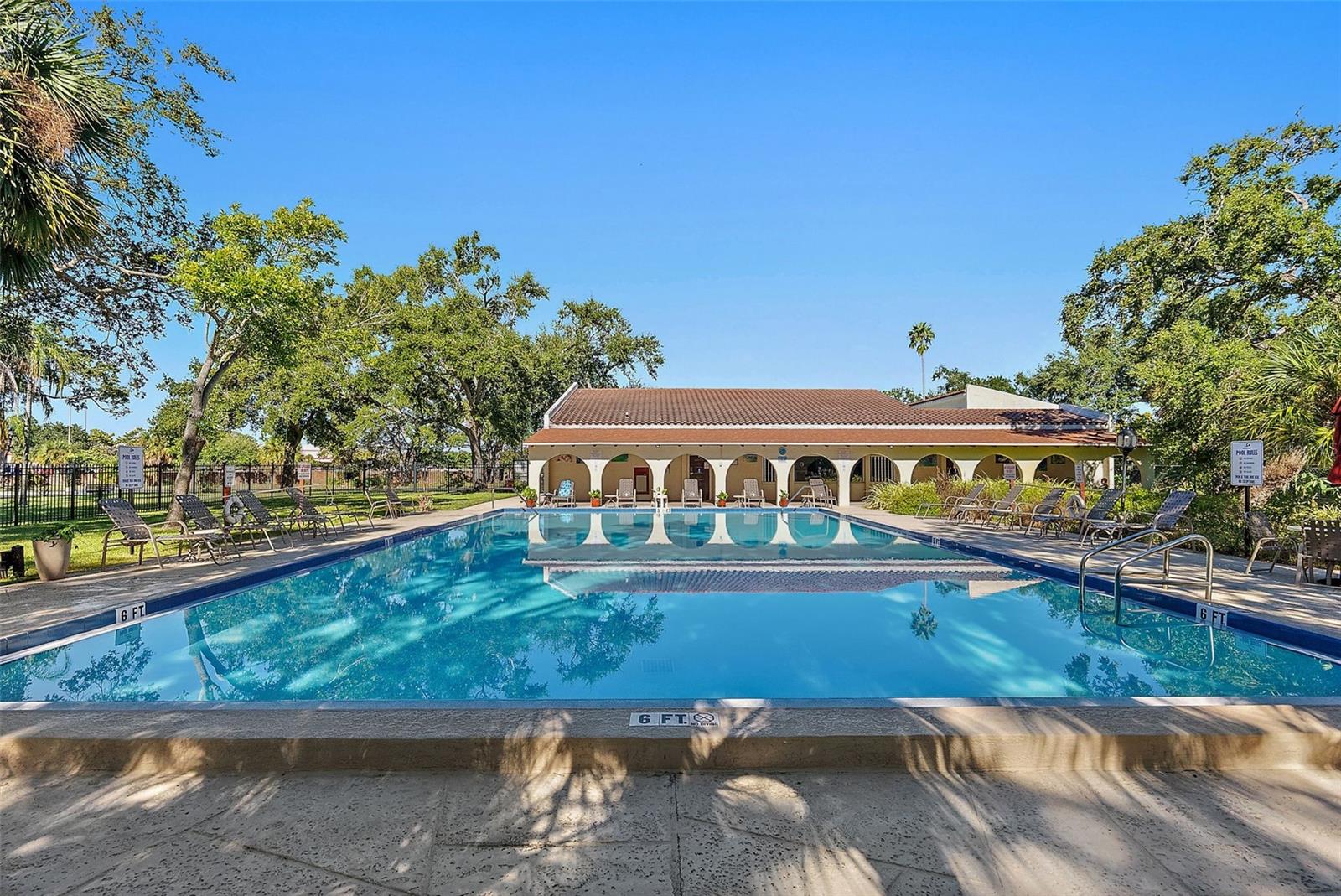 SEVILLE CONDO 2 - Residential