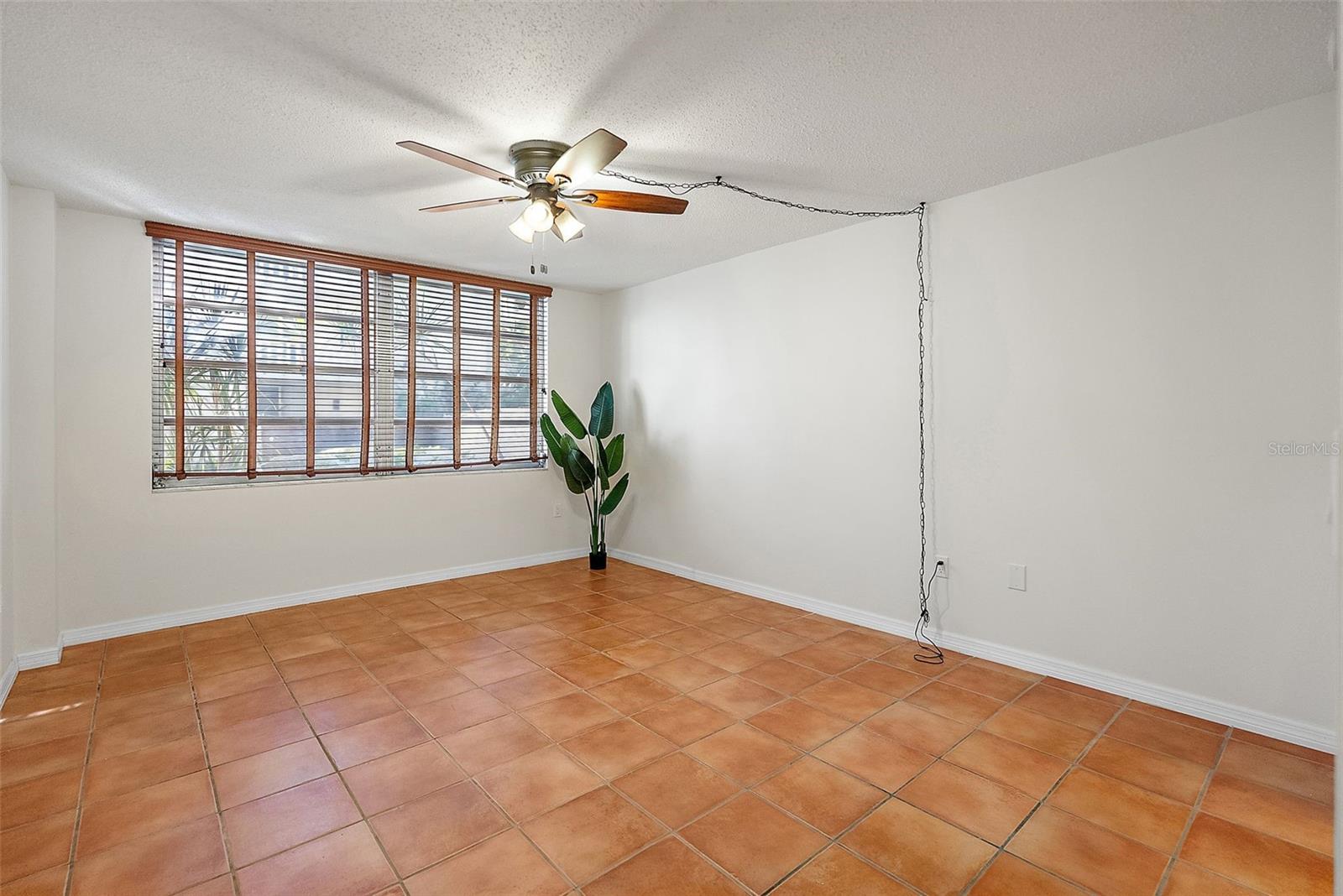 SEVILLE CONDO 2 - Residential
