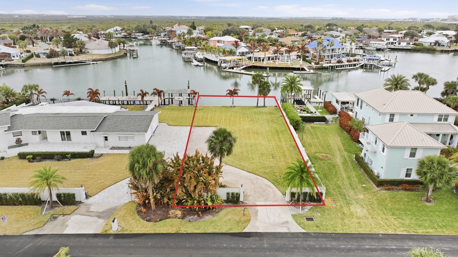 104 EAST CIRCLE DRIVE