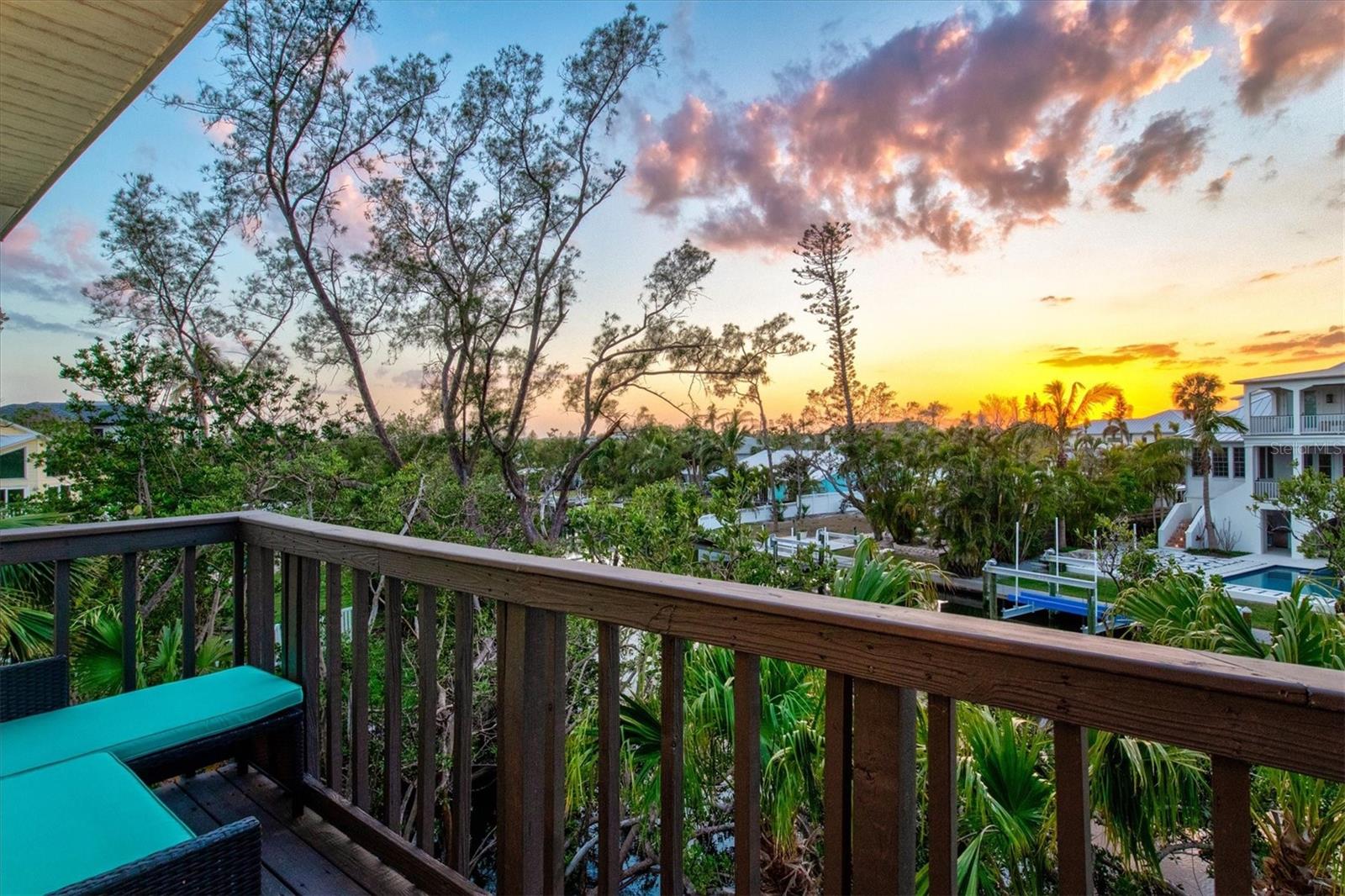 HOLMES BEACH THIRTY-THIRD UNIT - Residential